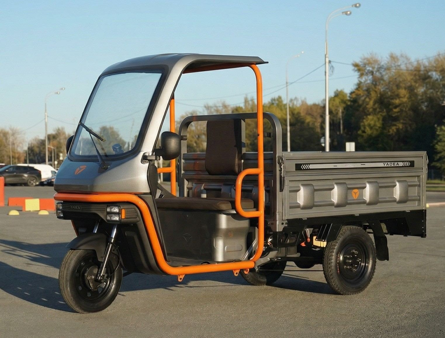 YADEA ET3161 electric cargo trike with an open cargo bed